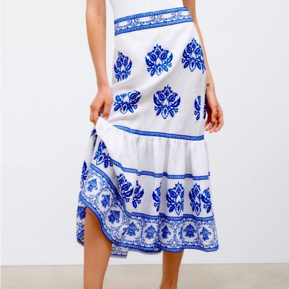 NEW ZARA White and Blue Embroidered Linen Midi Skirt Medium Greece, Coastal